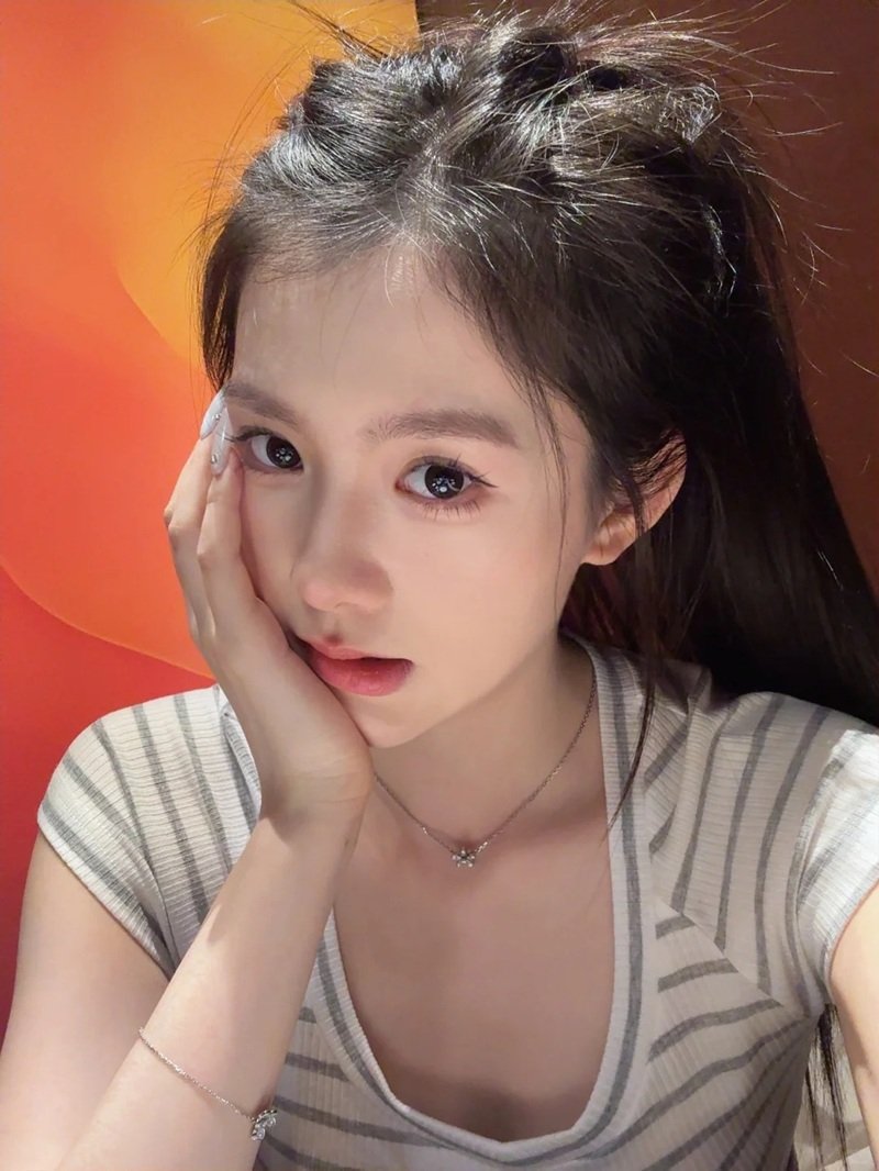gái xinh mặc váy 36